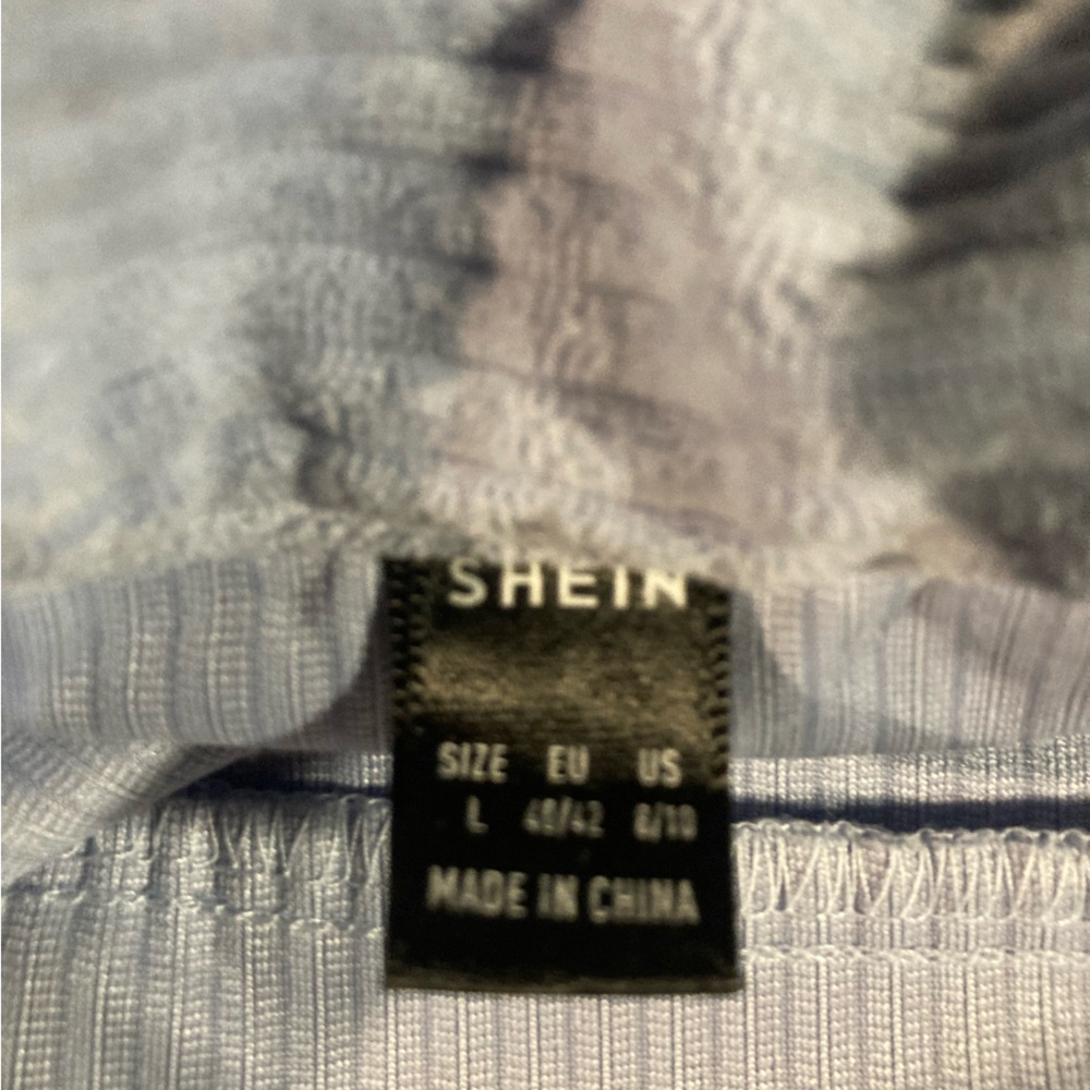 Women’s light blue corduroy shirt bundled with a teal colored t-shirt - Picture 5 of 10